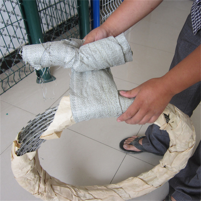 監(jiān)獄用蛇腹形刀刺網